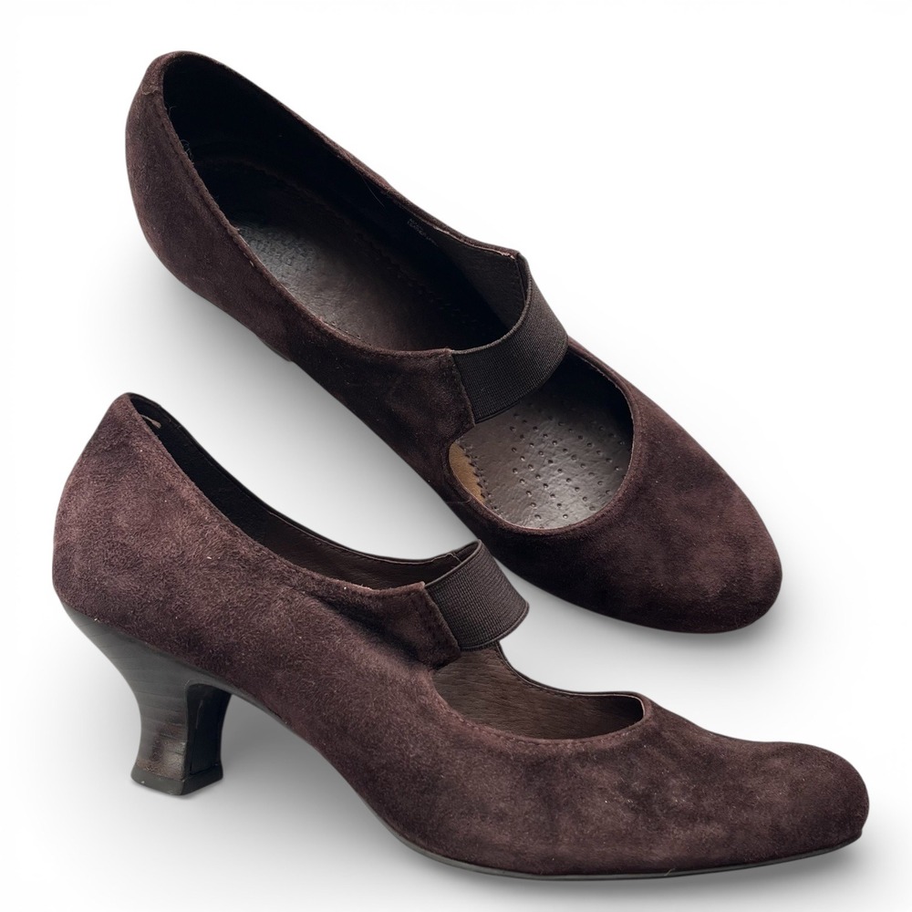 Clarks Artisan 9M Brown Suede Leather Mary Jane Pump Kitten Heel Active Air FLAW